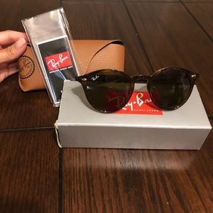 Ray-Ban RB2180 Round Sunglasses ☀️